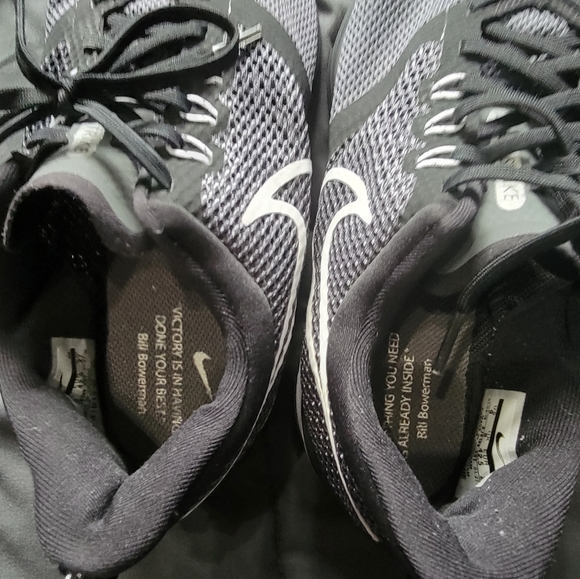 Nike shoes - Picture 5 of 6